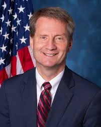 Official portrait of Representative Tim Burchett